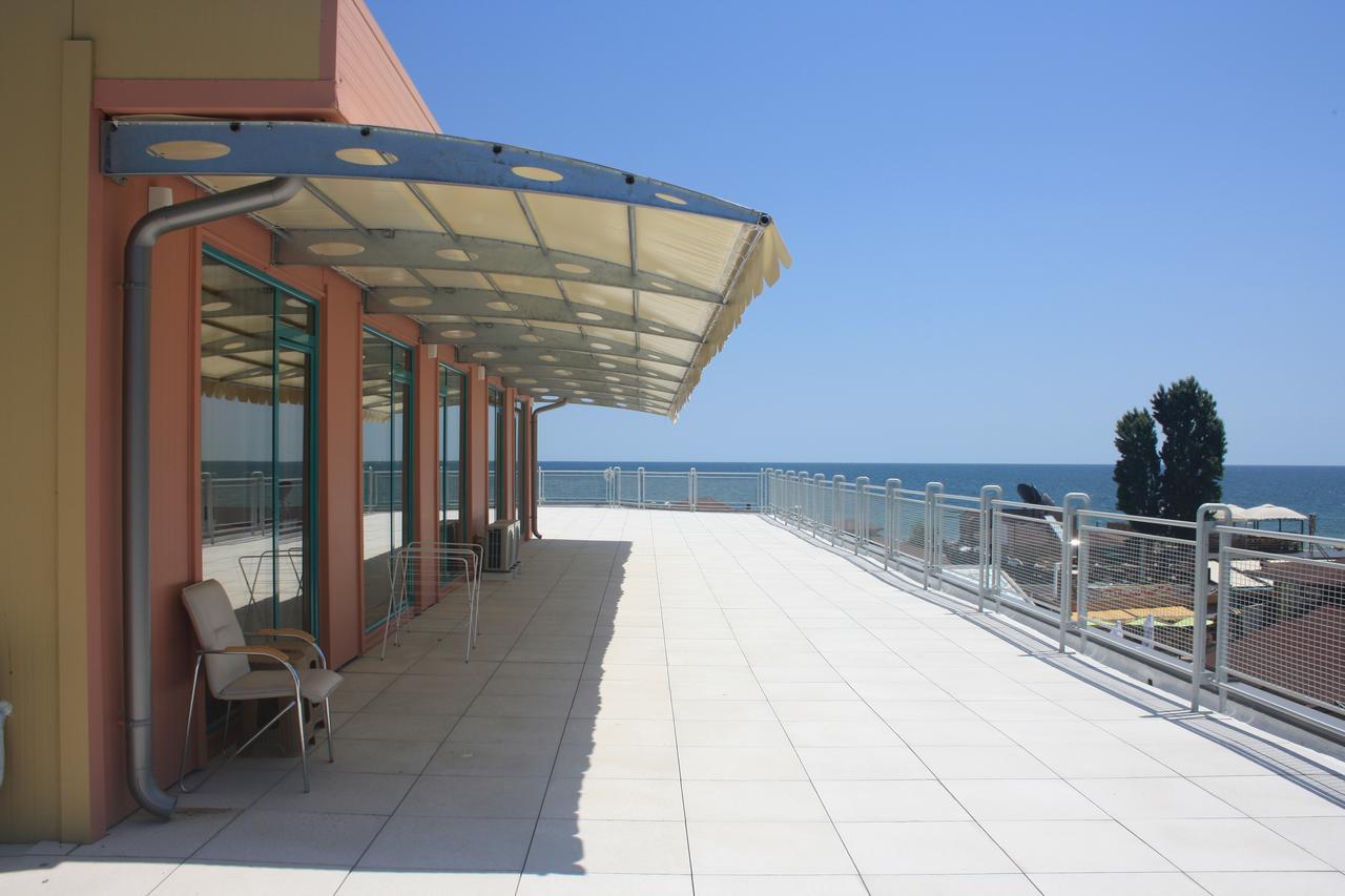 Hotel Largo Σάνι Μπιτς Εξωτερικό φωτογραφία